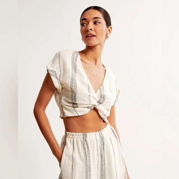 Abercrombie & Fitch Tops - NWT Crinkle Textured Dolman Set Top